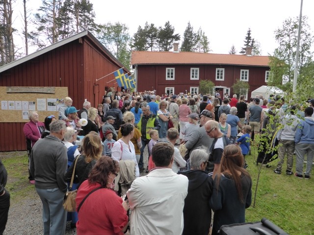 2014-06-06 11.09.16 Flagghissning.jpg